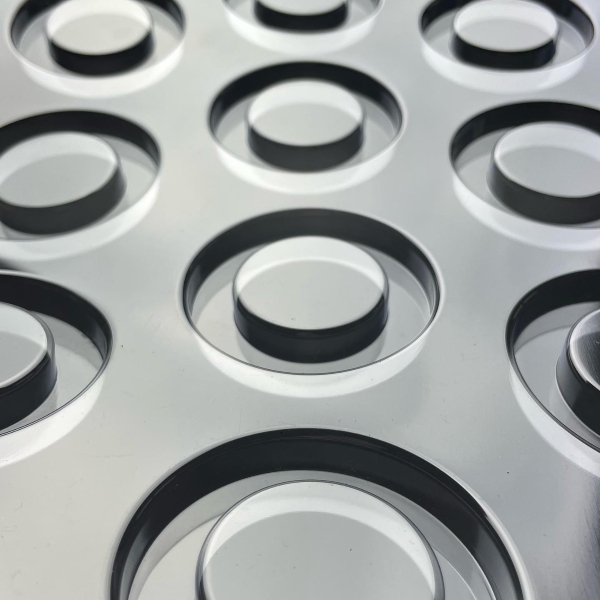 Termoformirani plastični izdelki, zaščitna plastična embalaža.